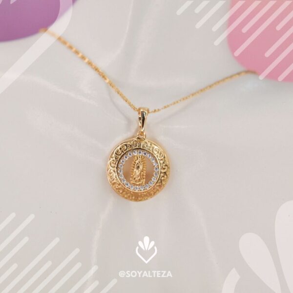 Collar Virgencita relieve