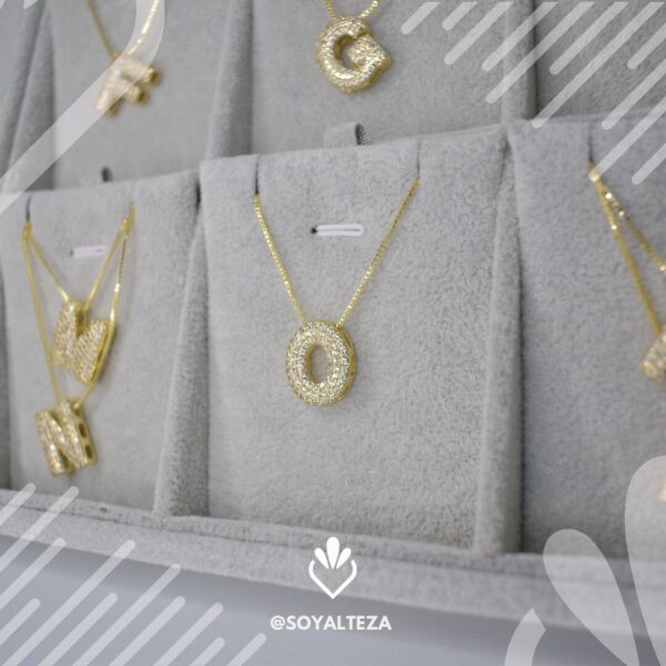 Collar letra O - Imagen 2