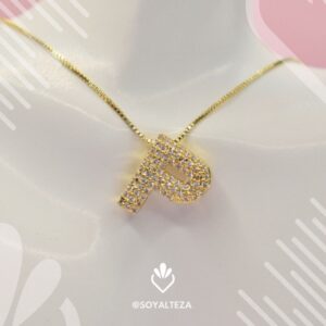 Collar letra P